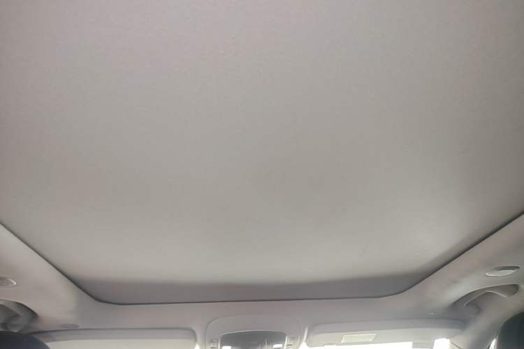 Used Jeep Commander 2018 2.0T Two-Wheel Drive Enjoy Edition China V Headliner