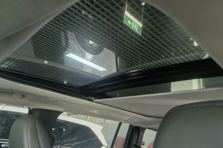 Used Jeep Commander 2018 2.0T Two-Wheel Drive Enjoy Edition China V Headliner