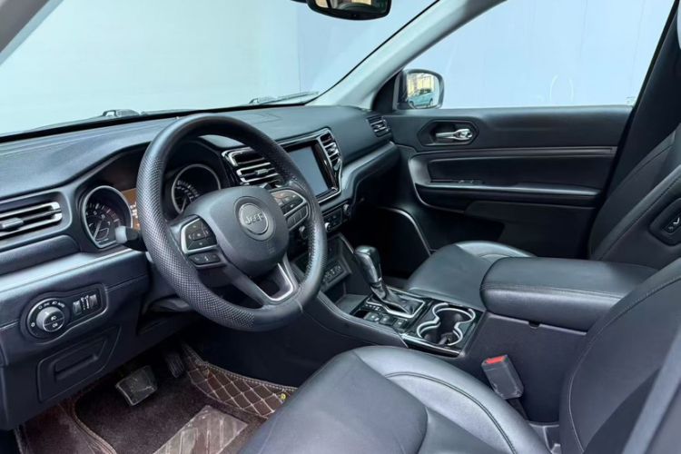 Used Jeep Commander 2018 2.0T Two-Wheel Drive Enjoy Edition China V Interior 2