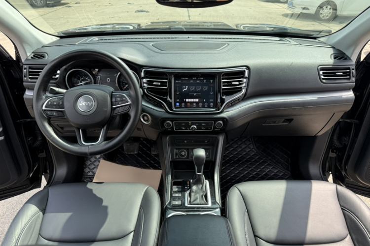 Used Jeep Commander 2018 2.0T Two-Wheel Drive Enjoy Edition China V Interior 2