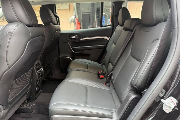 Used Jeep Commander 2018 2.0T Two-Wheel Drive Enjoyment Version China VI Emission Standard Interior 4