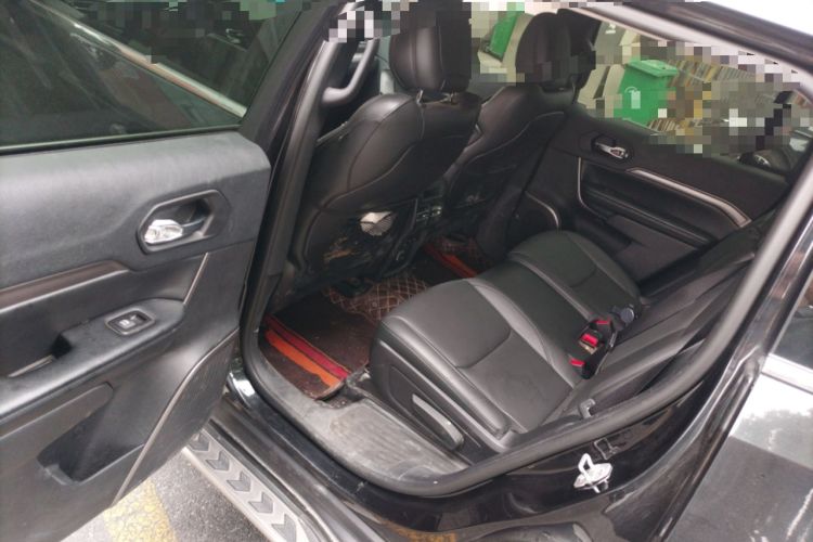 Used Jeep Commander 2018 2.0T Two-Wheel Drive Enjoyment Version China VI Emission Standard Interior 4