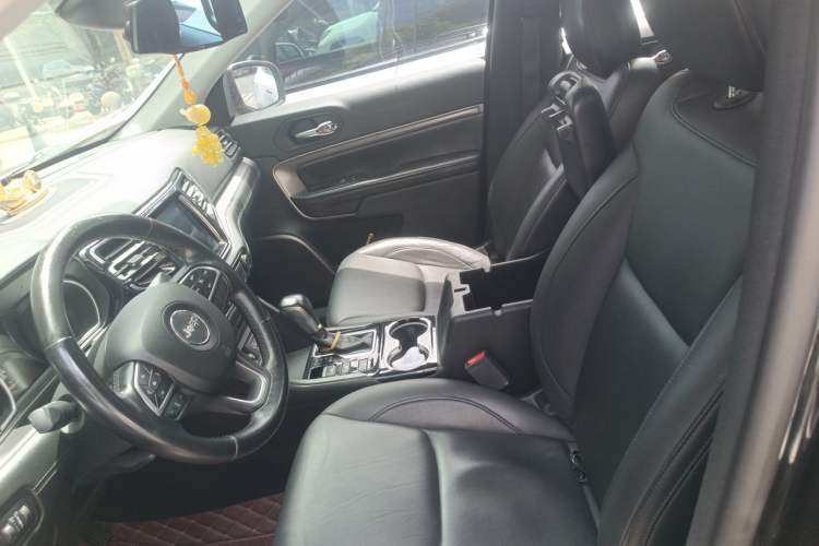 Used Jeep Commander 2018 2.0T Two-Wheel Drive Enjoyment Version China VI Left Front Seat
