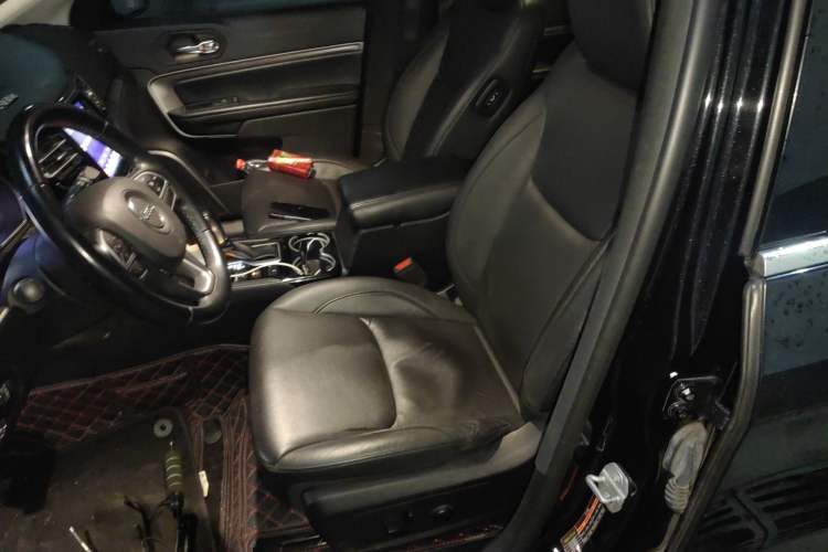 Used Jeep Commander 2018 2.0T Two-Wheel Drive Enjoyment Version China VI Emission Standard Left Front Seat