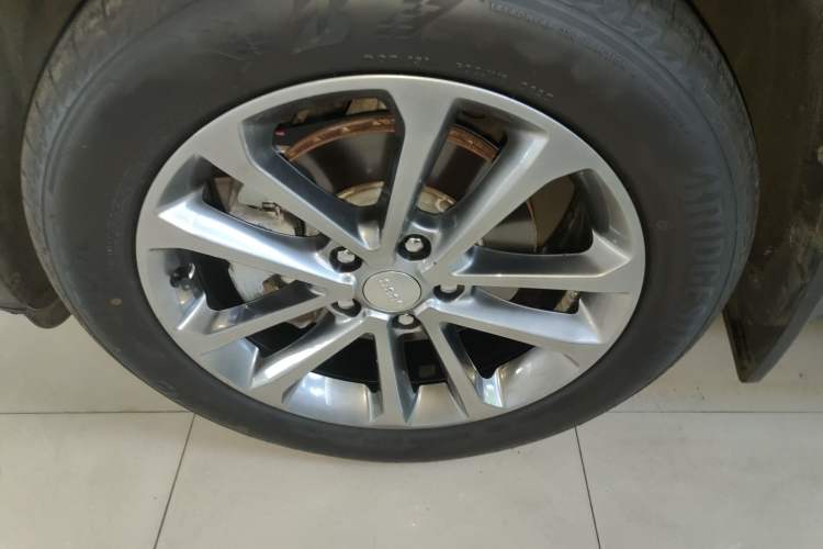 Used Jeep Commander 2018 2.0T Four-Wheel Drive Prestige Edition China V Left Front Wheel Hub