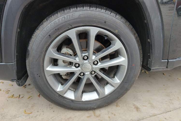 Used Jeep Commander 2018 2.0T Four-Wheel Drive Prestige Edition China V Left Front Wheel Hub