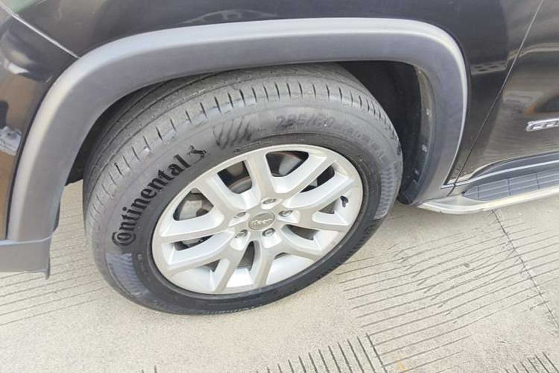 Used Jeep Commander 2018 2.0T Two-Wheel Drive Enjoyment Version China VI Emission Standard Left Front Wheel Hub