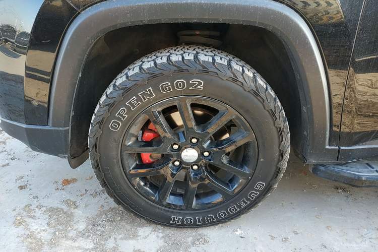 Used Jeep Commander 2018 2.0T Two-Wheel Drive Enjoyment Version China VI Emission Standard Left Front Wheel Hub