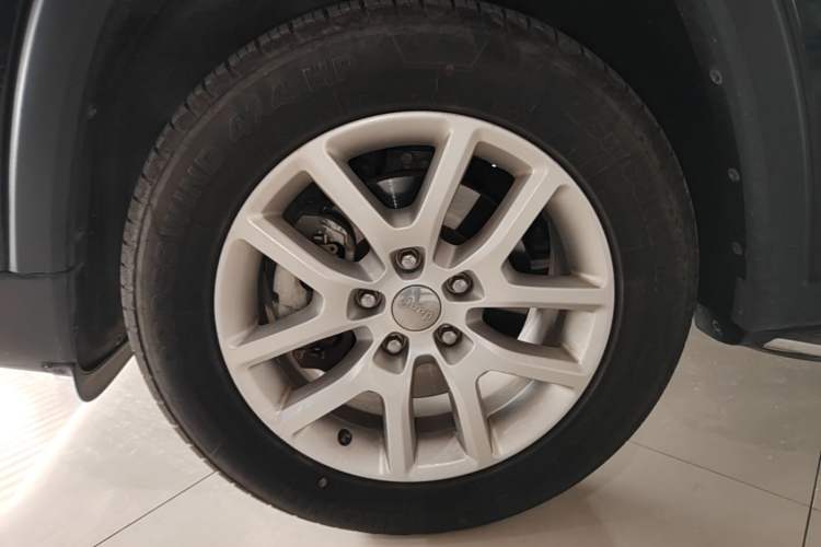 Used Jeep Commander 2018 2.0T Two-Wheel Drive Enjoy Edition China V Left Front Wheel Hub