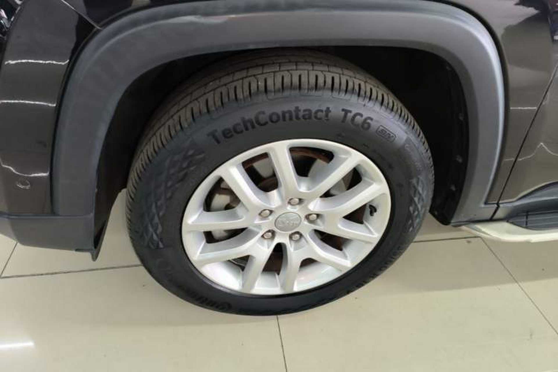 Used Jeep Commander 2018 2.0T Two-Wheel Drive Enjoyment Version China VI Emission Standard Left Front Wheel Hub