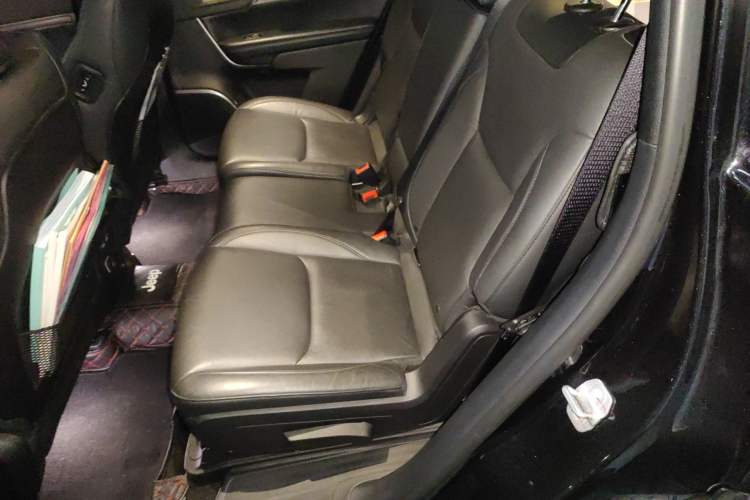 Used Jeep Commander 2018 2.0T Two-Wheel Drive Enjoyment Version China VI Emission Standard Left Rear Seat