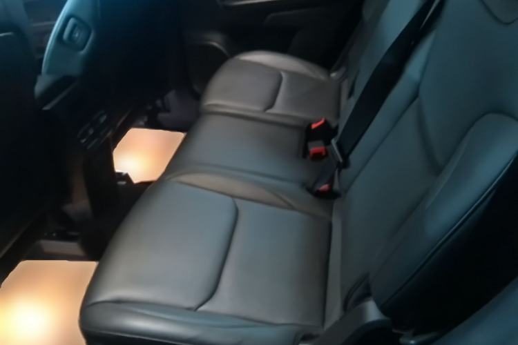 Used Jeep Commander 2018 2.0T Two-Wheel Drive Enjoyment Version China VI Emission Standard Left Rear Seat