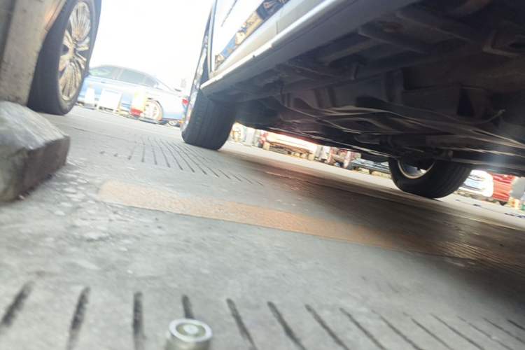 Used Jeep Commander 2018 2.0T Two-Wheel Drive Enjoyment Version China VI Emission Standard Left Side Sill
