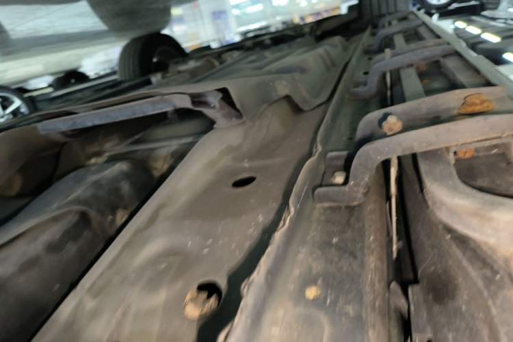 Used Jeep Commander 2018 2.0T Two-Wheel Drive Enjoyment Version China VI Emission Standard Left Side Sill