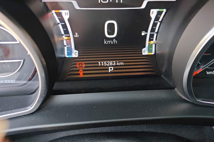 Used Jeep Commander 2018 2.0T Two-Wheel Drive Enjoy Edition China V Odometer Close Up