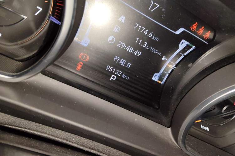 Used Jeep Commander 2018 2.0T Four-Wheel Drive Prestige Edition China V Odometer Close Up