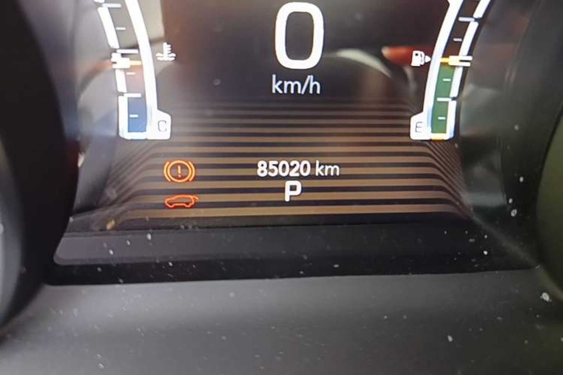 Used Jeep Commander 2018 2.0T Two-Wheel Drive Enjoy Edition China V Odometer Close Up