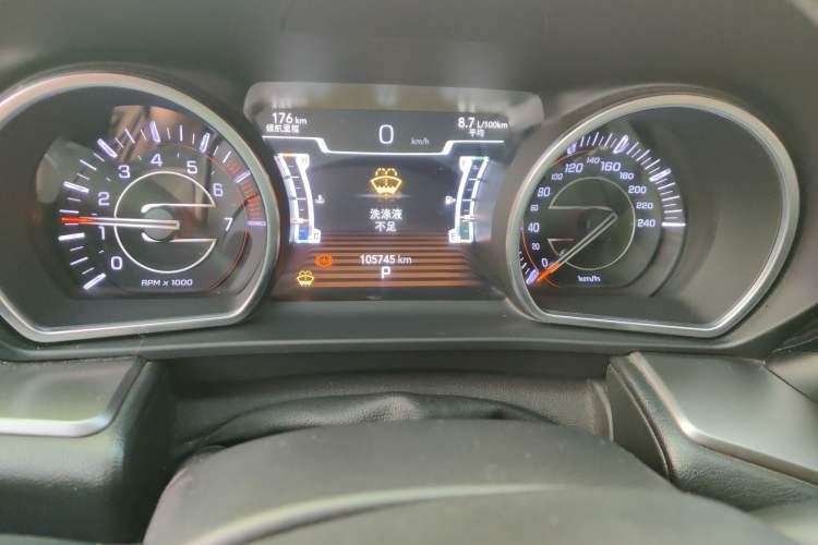 Used Jeep Commander 2018 2.0T Two-Wheel Drive Enjoy Edition China V Odometer Close Up