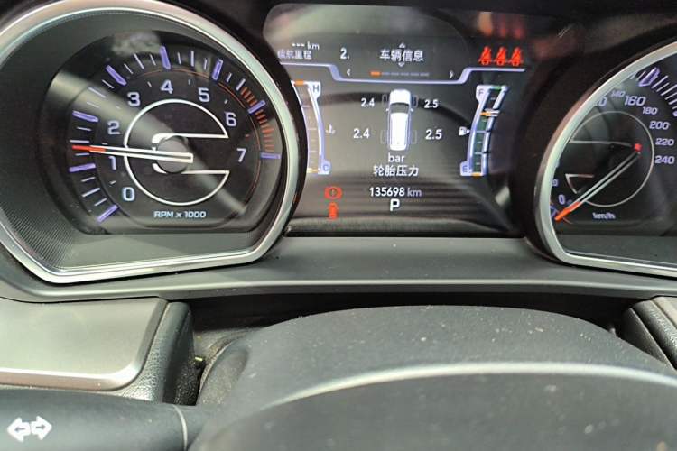 Used Jeep Commander 2018 2.0T Two-Wheel Drive Enjoy Edition China V Odometer Close Up