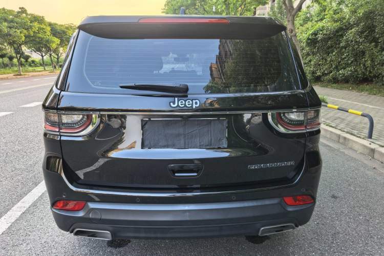 Used Jeep Commander 2018 2.0T Two-Wheel Drive Enjoyment Version China VI Emission Standard Rear