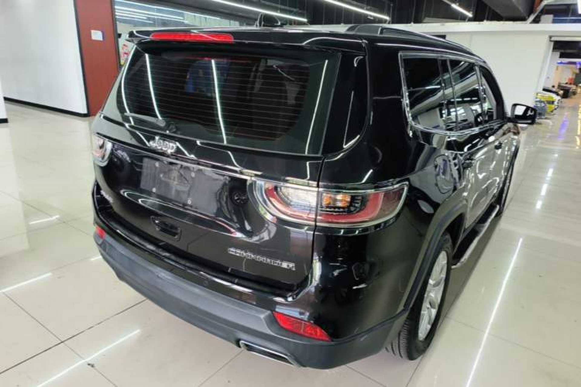 Used Jeep Commander 2018 2.0T Two-Wheel Drive Enjoyment Version China VI Emission Standard Rear Right 45 Deg