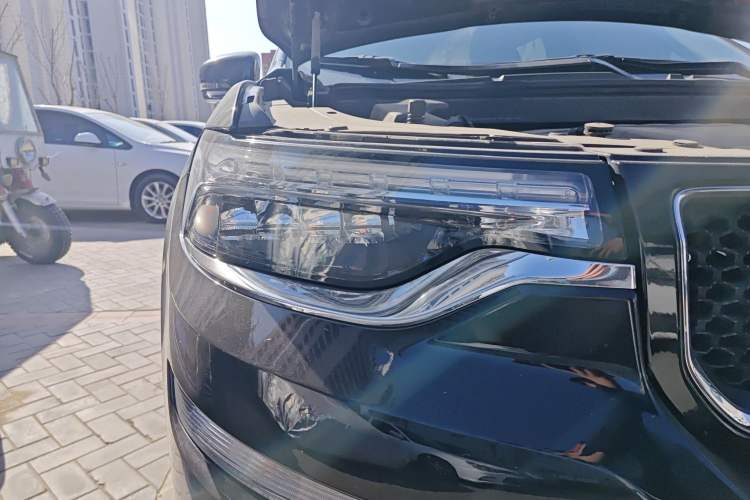 Used Jeep Commander 2018 2.0T Two-Wheel Drive Enjoy Edition China V Right Front Headlight