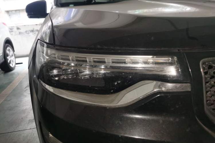 Used Jeep Commander 2018 2.0T Two-Wheel Drive Enjoyment Version China VI Emission Standard Right Front Headlight