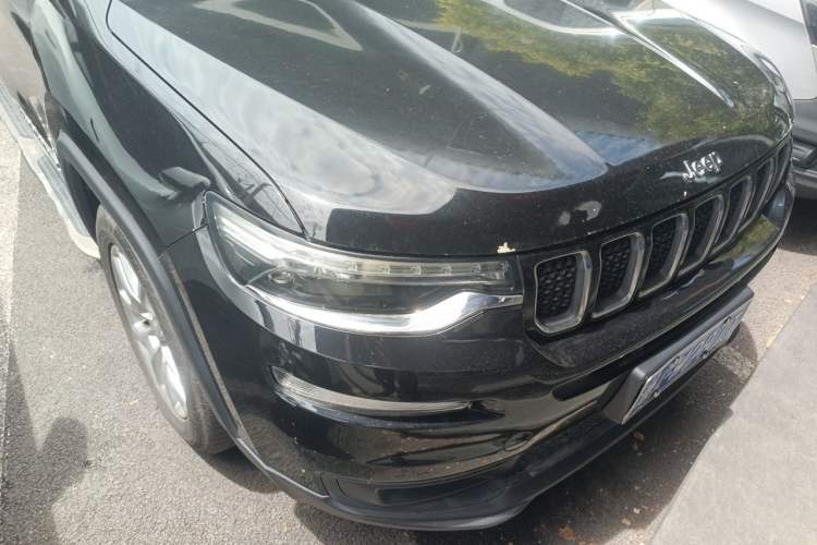 Used Jeep Commander 2018 2.0T Two-Wheel Drive Enjoyment Version China VI Right Front Headlight
