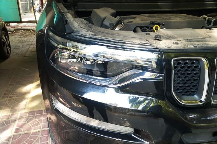 Used Jeep Commander 2018 2.0T Two-Wheel Drive Enjoyment Version China VI Emission Standard Right Front Headlight