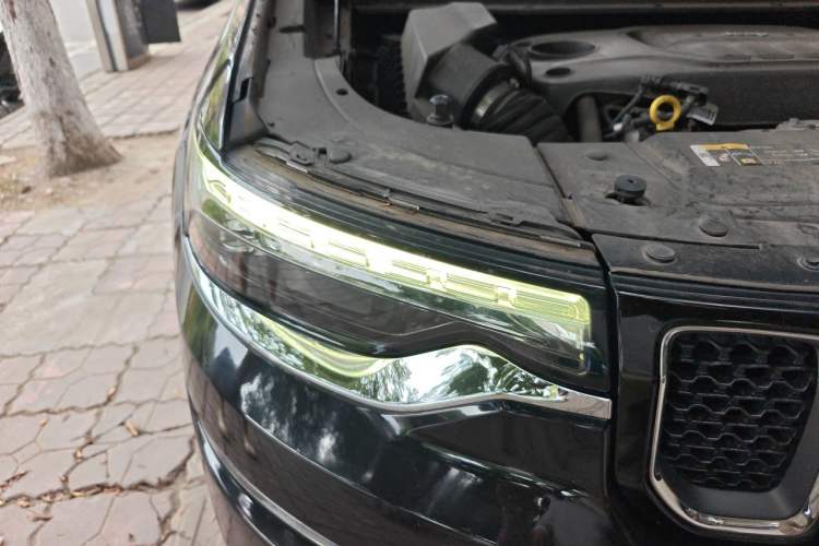 Used Jeep Commander 2018 2.0T Two-Wheel Drive Enjoy Edition China V Right Front Headlight