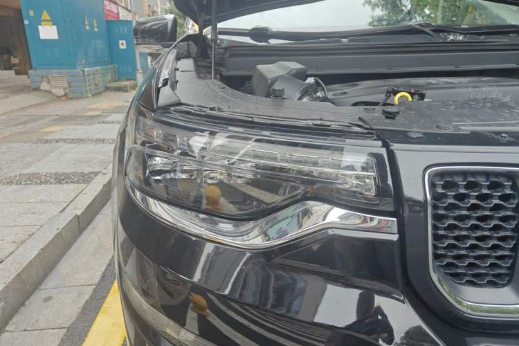 Used Jeep Commander 2018 2.0T Two-Wheel Drive Enjoy Edition China V Right Front Headlight