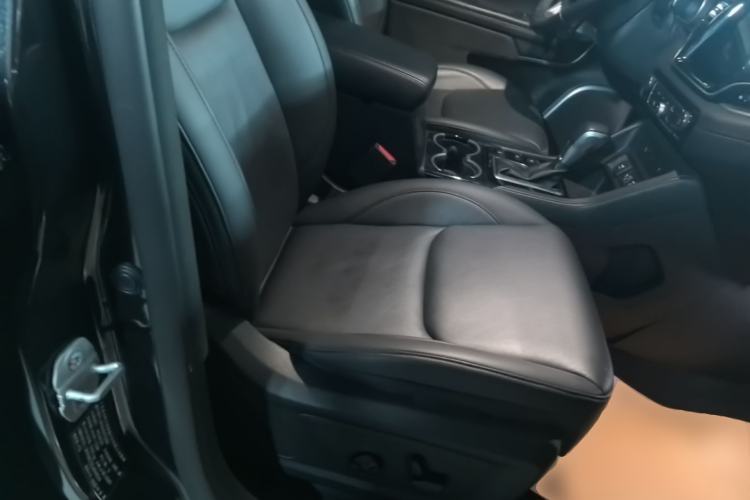 Used Jeep Commander 2018 2.0T Two-Wheel Drive Enjoyment Version China VI Emission Standard Right Front Seat