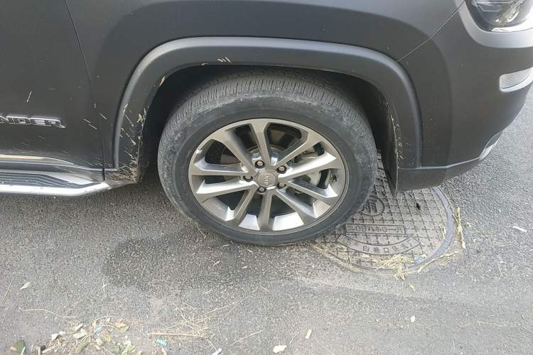 Used Jeep Commander 2018 2.0T Four-Wheel Drive Prestige Edition China V Right Front Wheel Hub