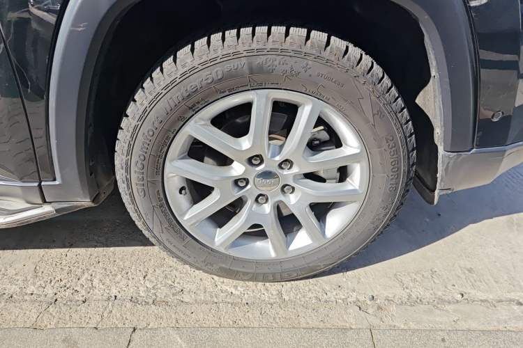 Used Jeep Commander 2018 2.0T Two-Wheel Drive Enjoy Edition China V Right Front Wheel Hub