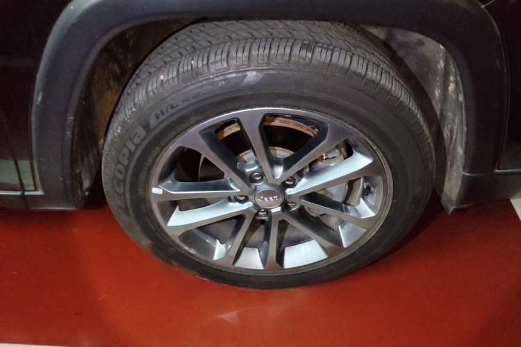 Used Jeep Commander 2018 2.0T Four-Wheel Drive Prestige Edition China V Right Front Wheel Hub