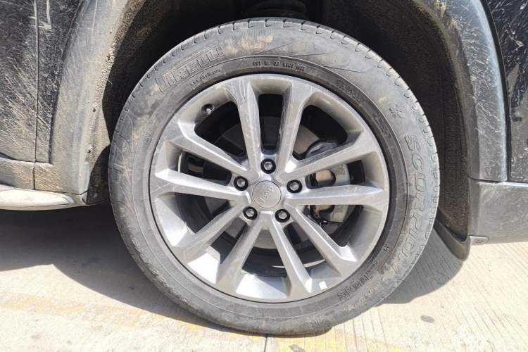Used Jeep Commander 2018 2.0T Four-Wheel Drive Prestige Edition China V Right Front Wheel Hub