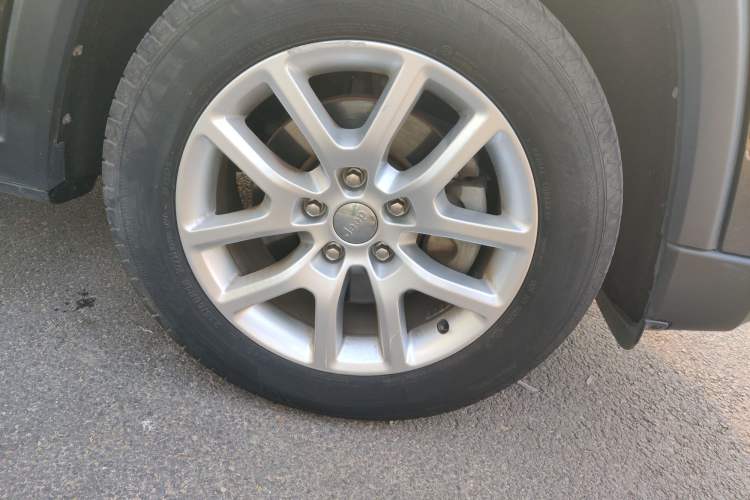Used Jeep Commander 2018 2.0T Two-Wheel Drive Enjoy Edition China V Right Front Wheel Hub