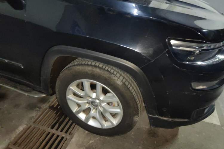 Used Jeep Commander 2018 2.0T Two-Wheel Drive Enjoyment Version China VI Emission Standard Right Front Wheel Hub