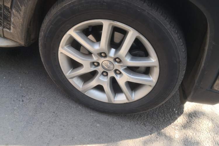 Used Jeep Commander 2018 2.0T Two-Wheel Drive Enjoy Edition China V Right Front Wheel Hub