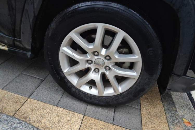 Used Jeep Commander 2018 2.0T Two-Wheel Drive Enjoyment Version China VI Emission Standard Right Front Wheel Hub