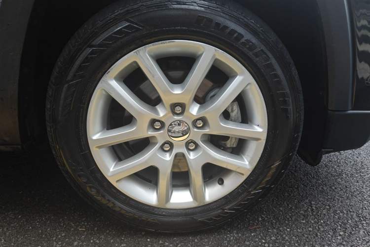 Used Jeep Commander 2018 2.0T Two-Wheel Drive Enjoy Edition China V Right Front Wheel Hub