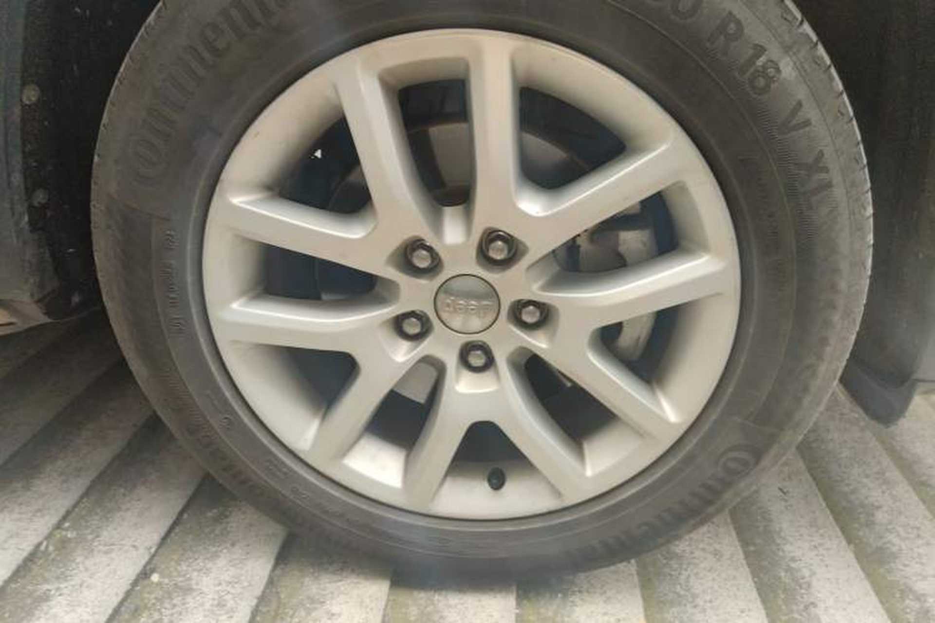 Used Jeep Commander 2018 2.0T Two-Wheel Drive Enjoyment Version China VI Emission Standard Right Front Wheel Hub
