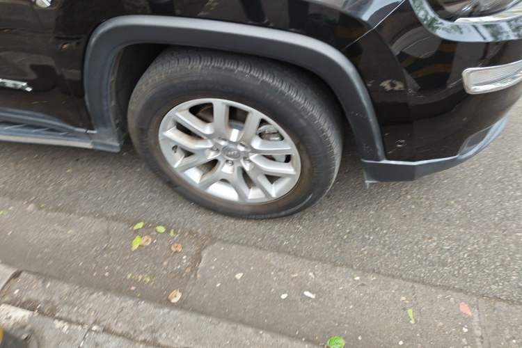 Used Jeep Commander 2018 2.0T Two-Wheel Drive Enjoy Edition China V Right Front Wheel Hub