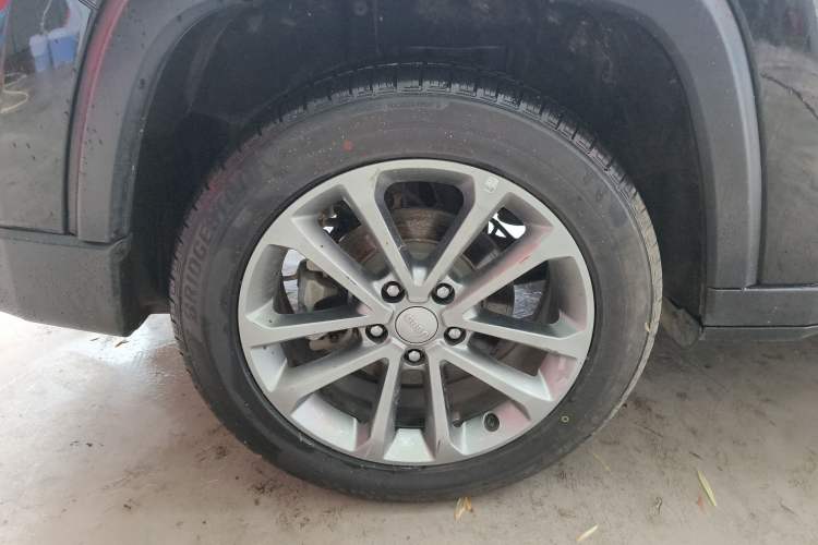 Used Jeep Commander 2018 2.0T Four-Wheel Drive Prestige Edition China V Right Rear Wheel Hub