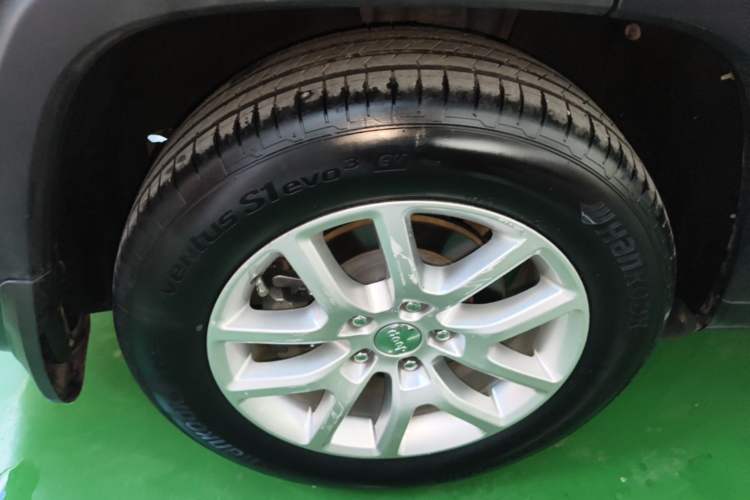 Used Jeep Commander 2018 2.0T Two-Wheel Drive Enjoy Edition China V Right Rear Wheel Hub
