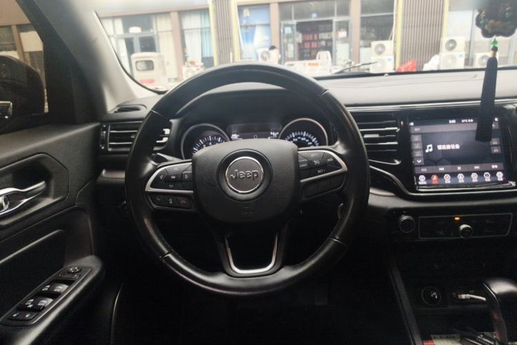 Used Jeep Commander 2018 2.0T Two-Wheel Drive Enjoyment Version China VI Emission Standard Steering Wheel