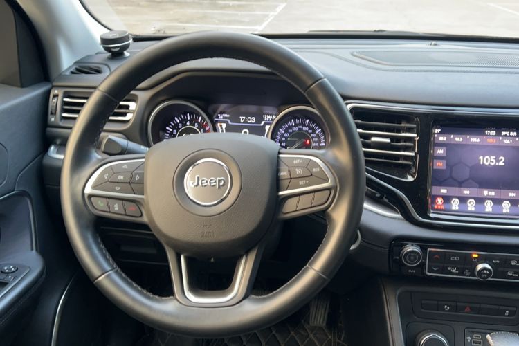 Used Jeep Commander 2018 2.0T Four-wheel Drive Premium Edition China VI Steering Wheel