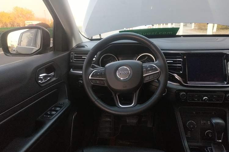 Used Jeep Commander 2018 2.0T Four-Wheel Drive Prestige Edition China V Steering Wheel