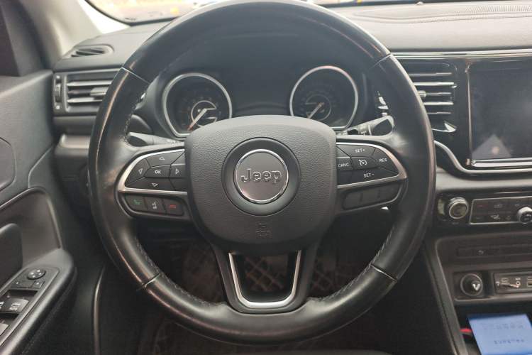 Used Jeep Commander 2018 2.0T Two-Wheel Drive Enjoyment Version China VI Emission Standard Steering Wheel