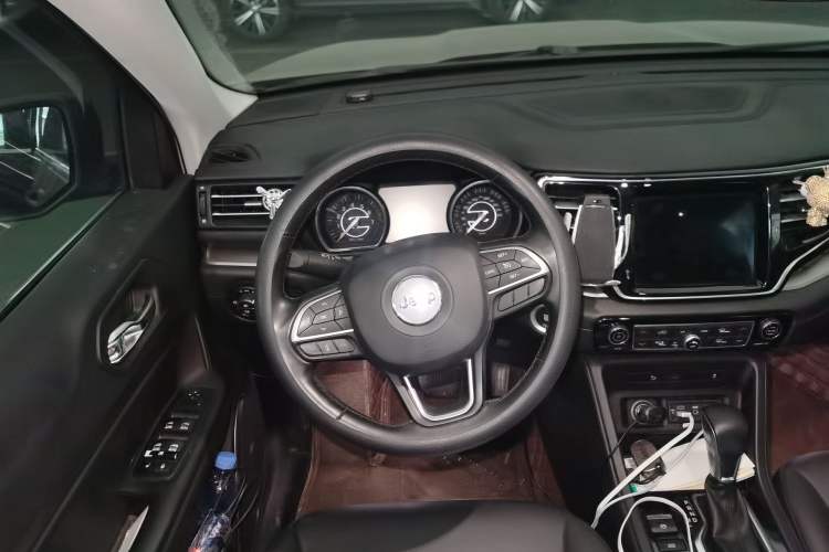Used Jeep Commander 2018 2.0T Two-Wheel Drive Enjoyment Version China VI Emission Standard Steering Wheel